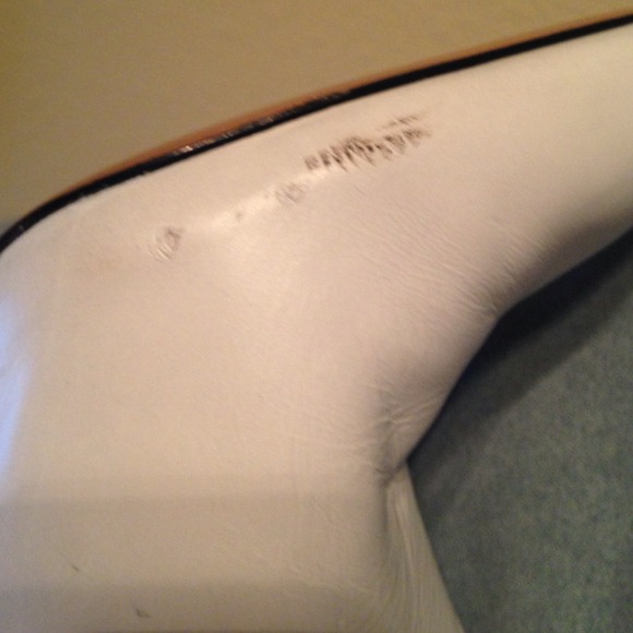 1 HOUR SALE❗️Michael Kors Black & White Booties - Picture 2 of 4