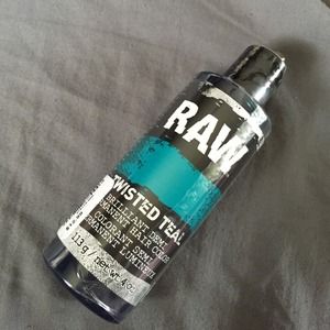 Raw twisted teal hair dye