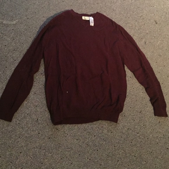 Maroon sweater