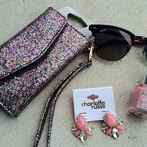 🔴BOGO 50% off🔴Multicolor Glitter Wristlet