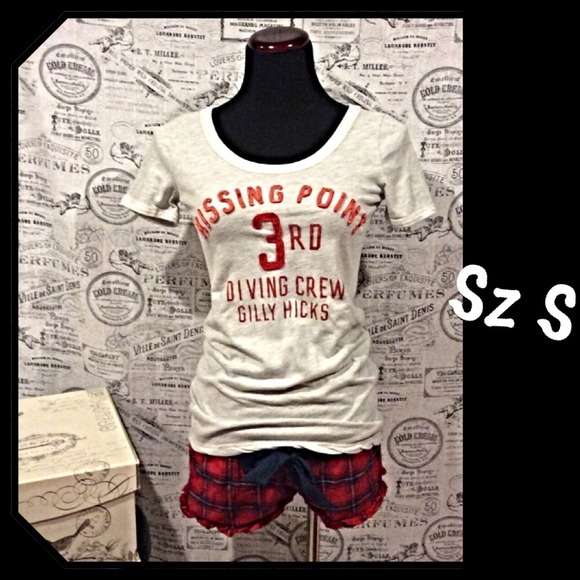 Gilly Hicks sz S crew neck