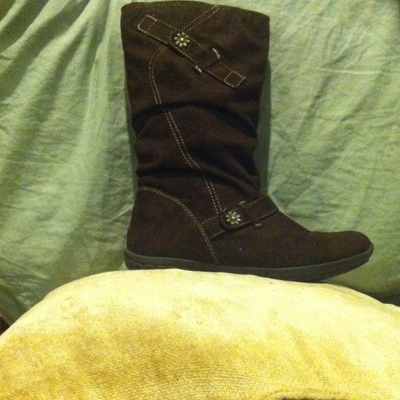 Brown boots