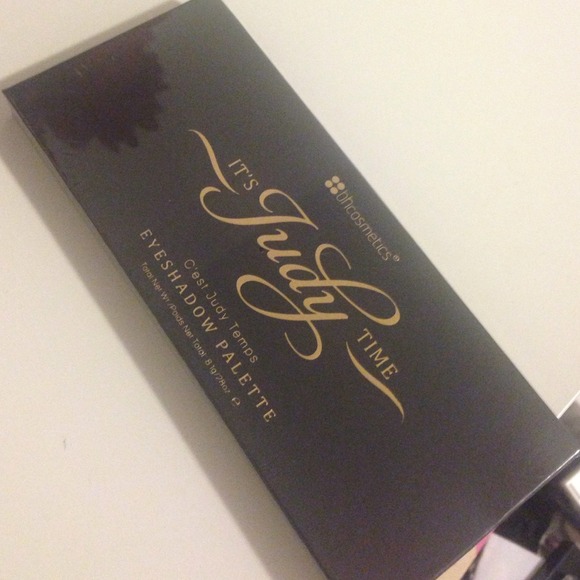 It's Judy time eyeshadow palette