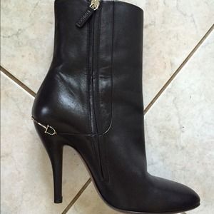 Gucci Boots📢😱❤️! NEED THEM GONE, make offers!