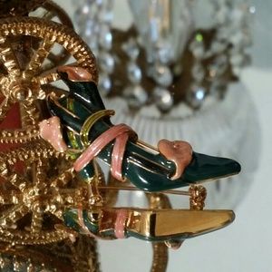 Kenneth Jay Lane KJL Calla Lily High Heel Brooch