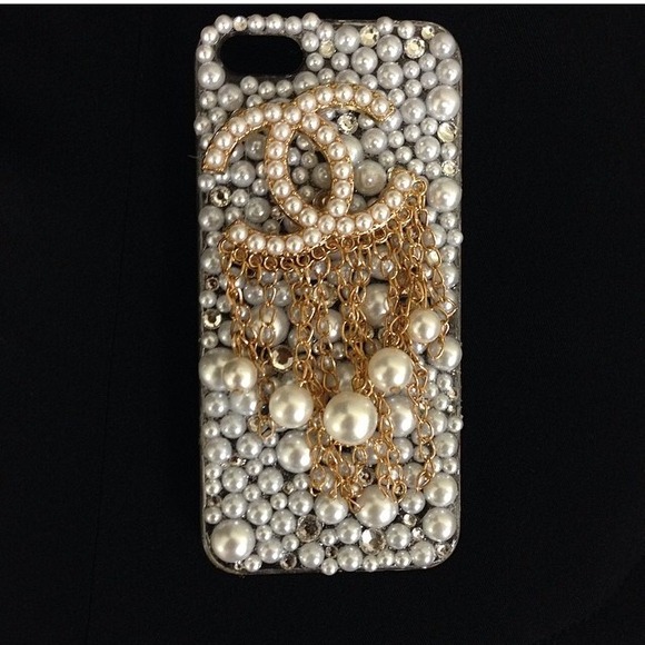 Custom phone cases for iPhone and Samsung Galaxy