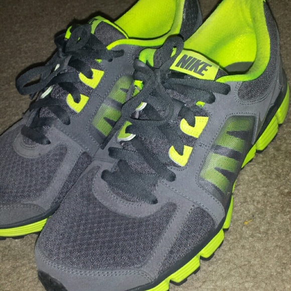 Nike Dual Fusion men's shoes