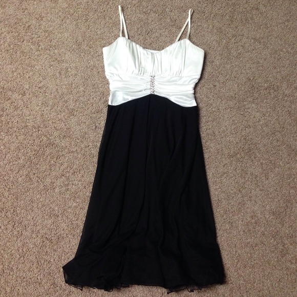 Party / guest of wedding dress