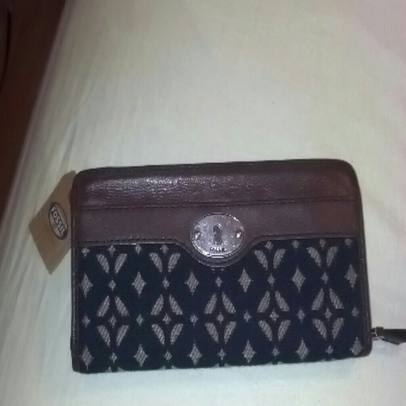 Fossil Zip Clutch Wallet- with Original Tag