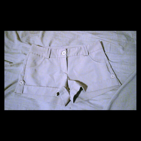 Small/short tan shorts