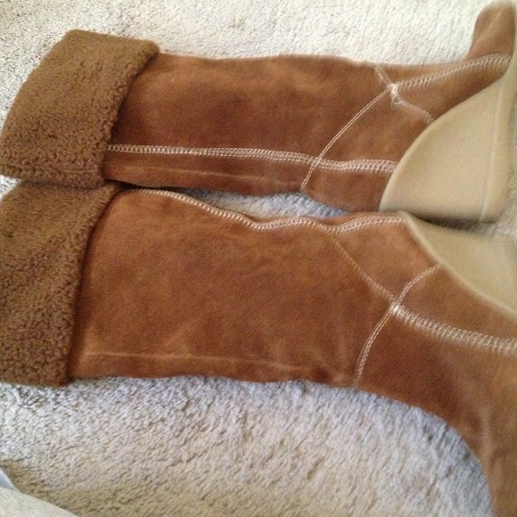 Suede Knee High boots Reaction by Kenneth Cole - Picture 3 of 4