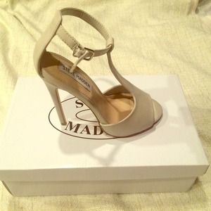 Stunning nude Steve Madden heels