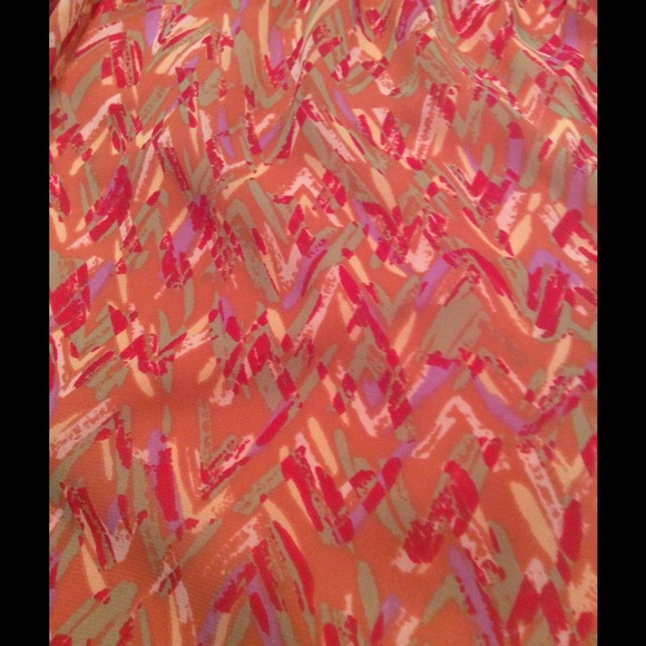 Spring colored short-sleeve dress - Picture 2 of 3