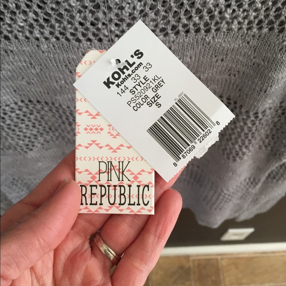 SOLD IN BUNDLE  New w Tags Grey Loose Knit Sweater - Picture 3 of 4