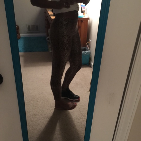 GET THIS LOOK ❤️Animal Print leggings❤️💋 💋💋 - Picture 3 of 4