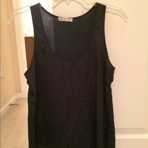 Lace patterned tank top.