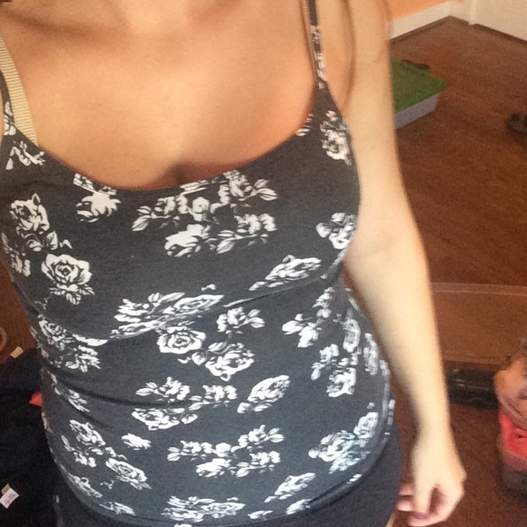 Dark grey with rose tanktop