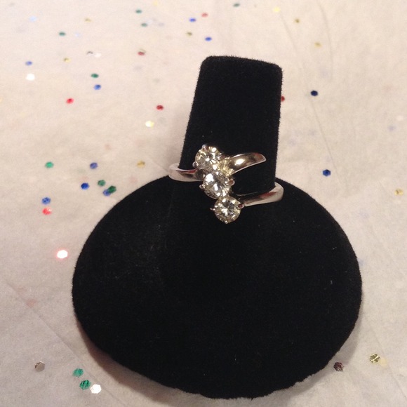 Sterling Silver and White Topaz Ring - Picture 2 of 6