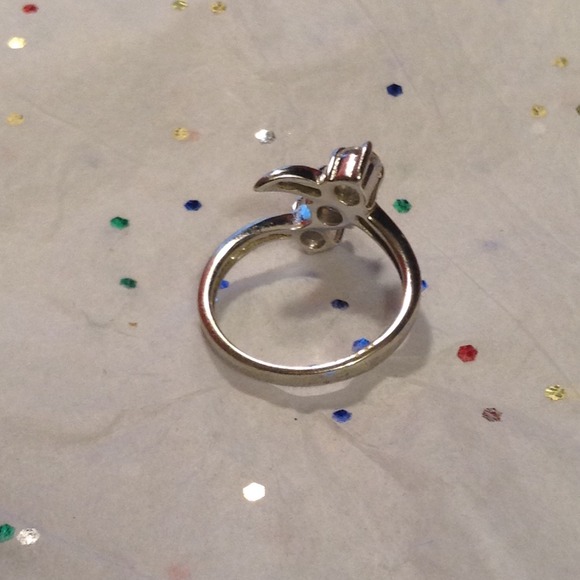 Sterling Silver and White Topaz Ring - Picture 3 of 6