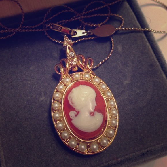 Vintage Cameo Necklace