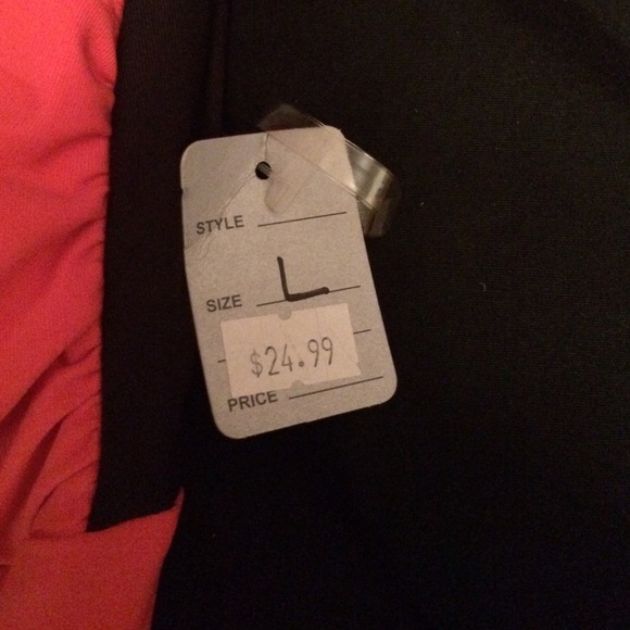 Party dress fits medium - Picture 2 of 4