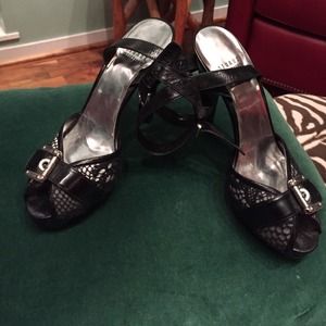 Stuart Weitzman black ankle wrap shoe size 6