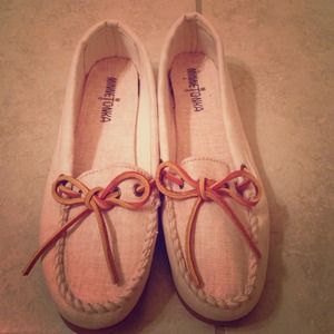 BRAND NEW! Minnetonka Canvas Moc