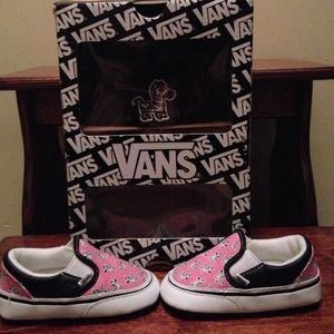 Vans infant slip on box w/matching beanie