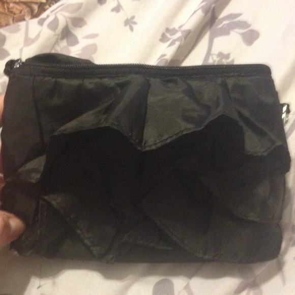 Small ruffled small purse