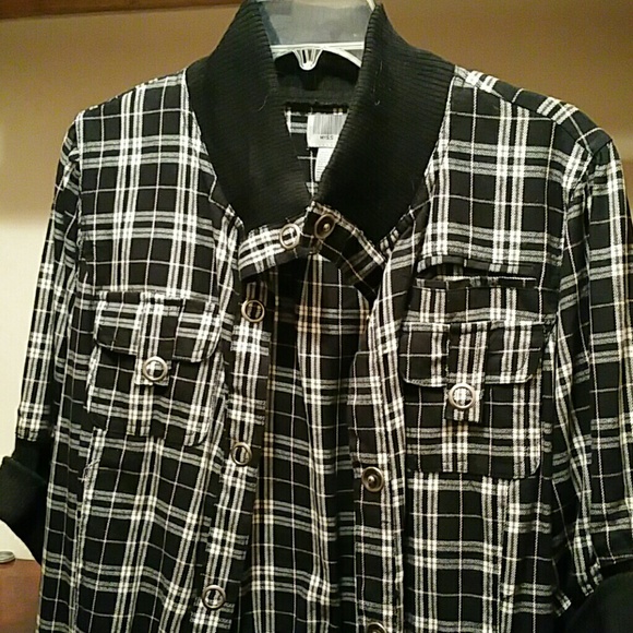 Black plaid crop jacket