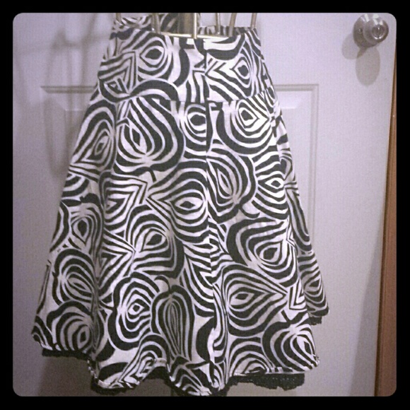 White House Black Market skirt