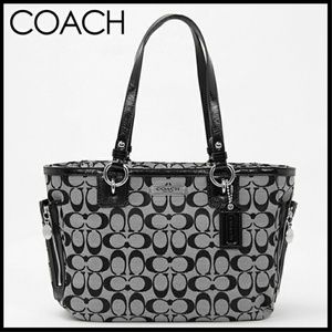 COACH Gallery Signature Tote OPEN TO OFFERS!