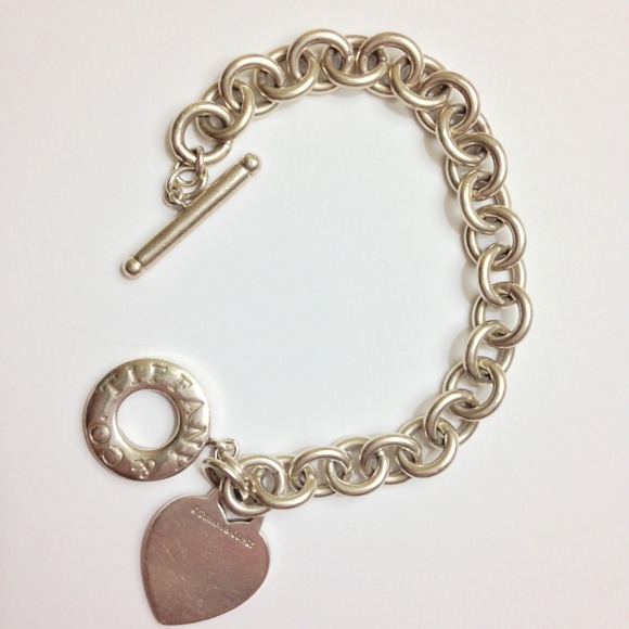 Tiffany & Co. Sterling Heart Charm Bracelet 💙
