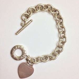 Tiffany & Co. Sterling Heart Charm Bracelet 💙