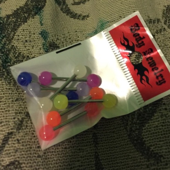 Jewelry - Glow in the dark tongue rings