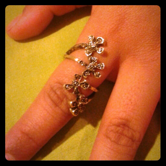 🚫SOLD🚫Fashion ring