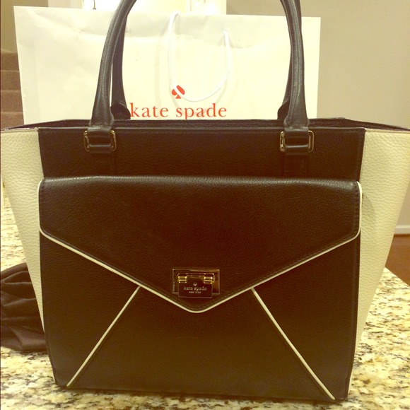 kate spade Handbags - ‼️Keeping‼️NWT Kate Spade handbag