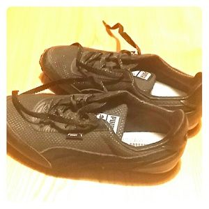 Puma tennis shoe..black..some sparkle