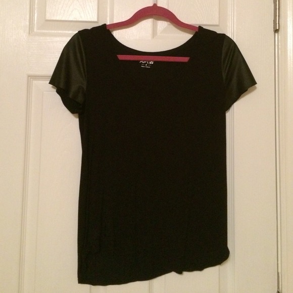 Black v-neck with faux leather sleeves