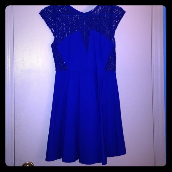 gorgeous blue skater dress!