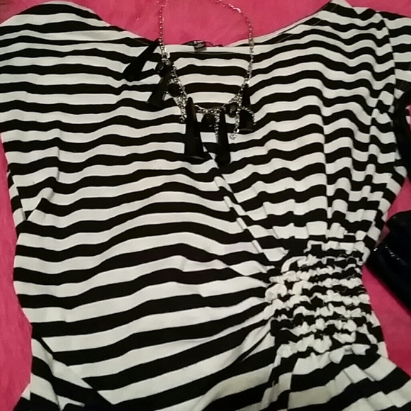 Top - Picture 2 of 3