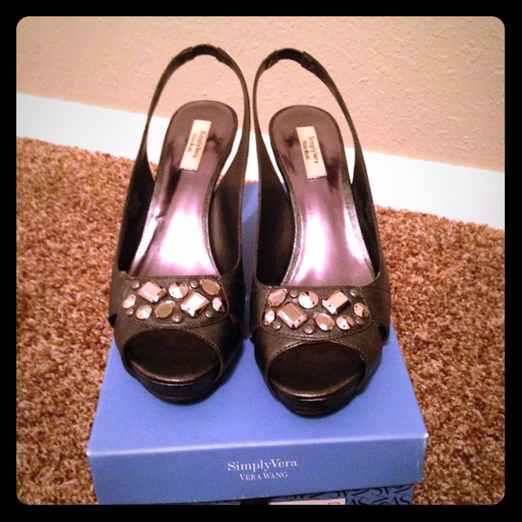 Vera wang heels