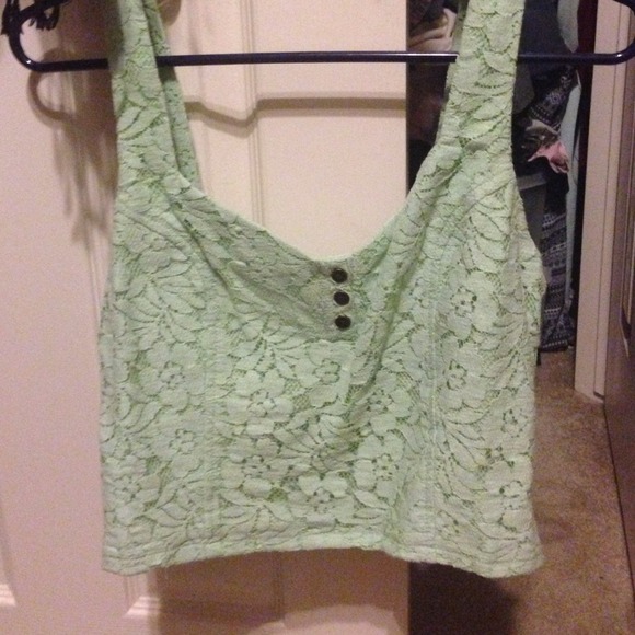 Crop top