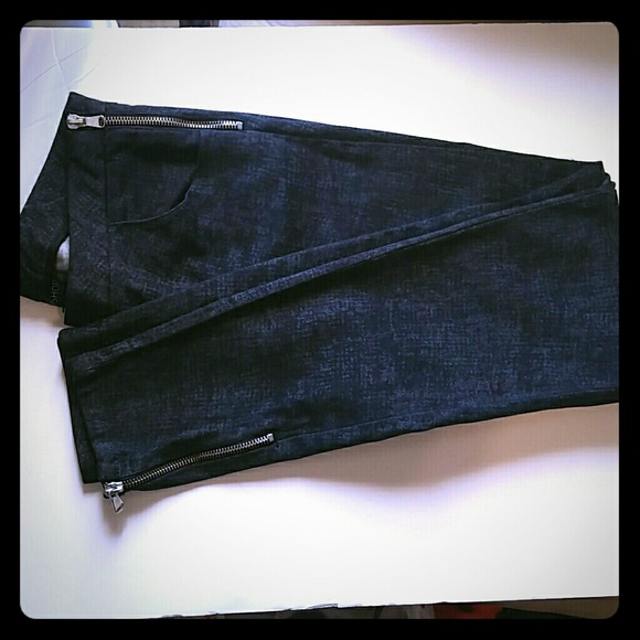 New Topshop stretchy skinny pattern jeans size 8.