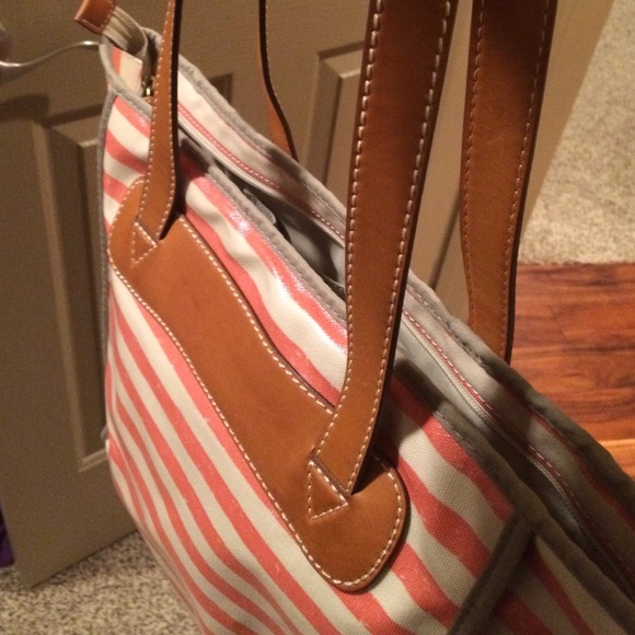 Fossil Tote - Picture 3 of 4