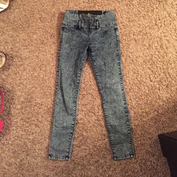 High Wasted Dark Jeans