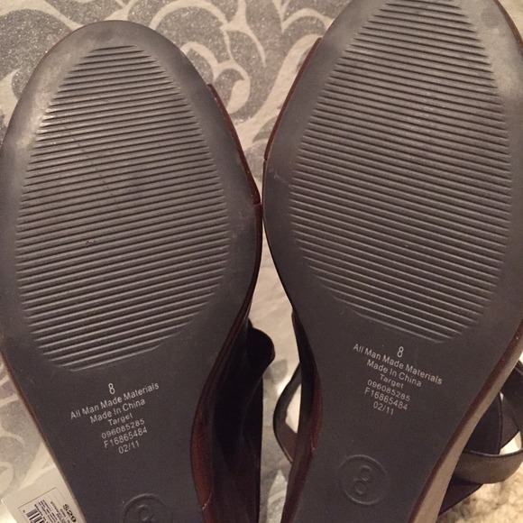 NWT strappy covered wedge heel - Picture 3 of 3