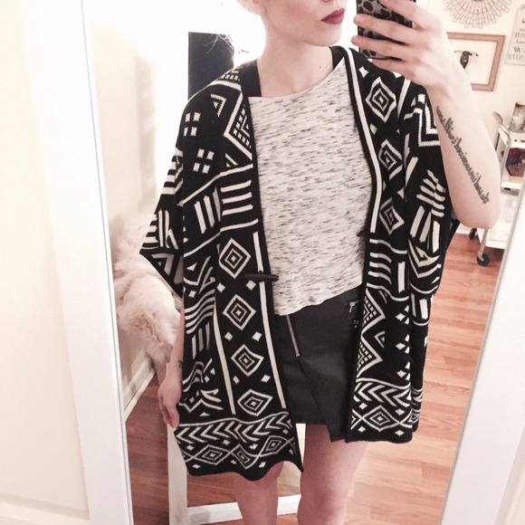 Forever 21 Sweaters - Aztec Poncho