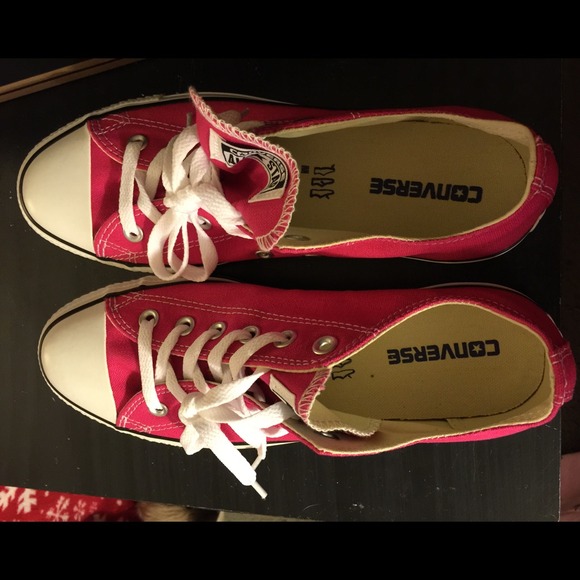 ***SOLD*** Hot Pink Converse Shoes Size 10 - Picture 3 of 3