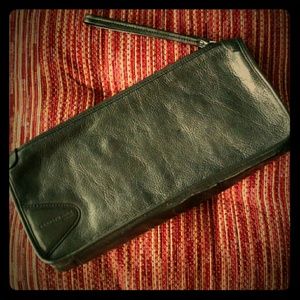 🐞VTG🐞 KENNETH COLE Black Leather Clutch Wristlet
